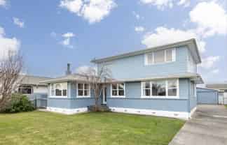 36 Allen Berry Avenue, Pirimai