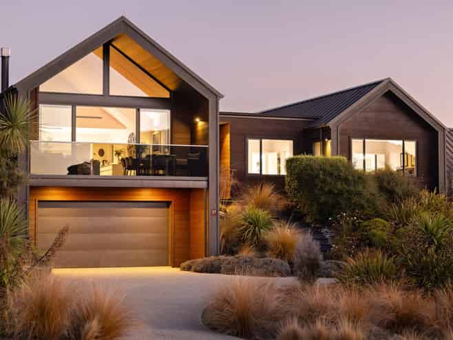 37 McAdam Drive, Jacks Point