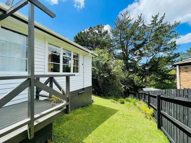 6/331 Royal Road, Massey
