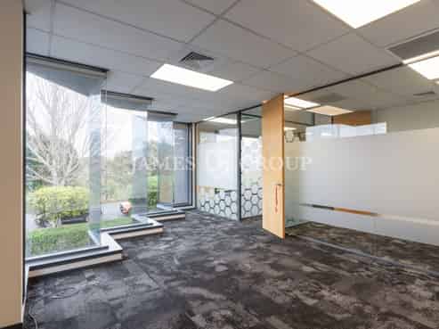 285.5m² Office | Excellent Airport Access