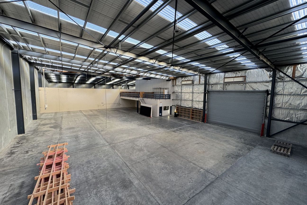 Functional Warehouse in Prime Wiri Location - Widok 3