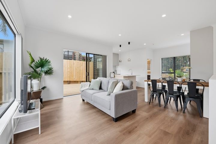 More Space. More Privacy. More to Love. - Aanzicht 4