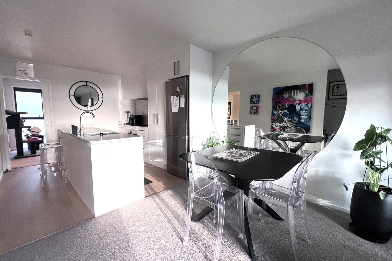 Sea Views and next to the Daisy Hardwick! - Vista 6