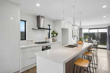 6 McArthur Close, Silverdale