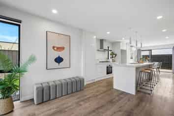 6 McArthur Close, Silverdale