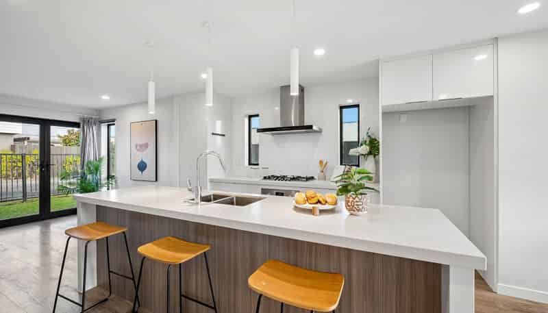 6 McArthur Close, Silverdale