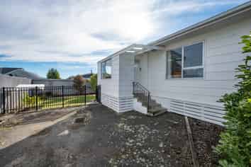 2/4 Challies Way, Richmond