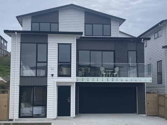 32 Grand Ridge Avenue, Flat Bush
