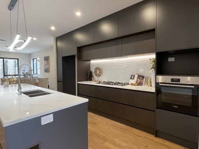32 Grand Ridge Avenue, Flat Bush