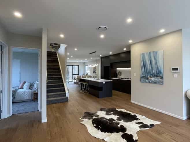 32 Grand Ridge Avenue, Flat Bush