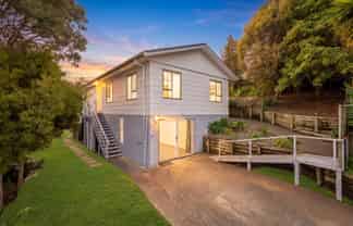 1/11 Jenanne Place, Totara Vale