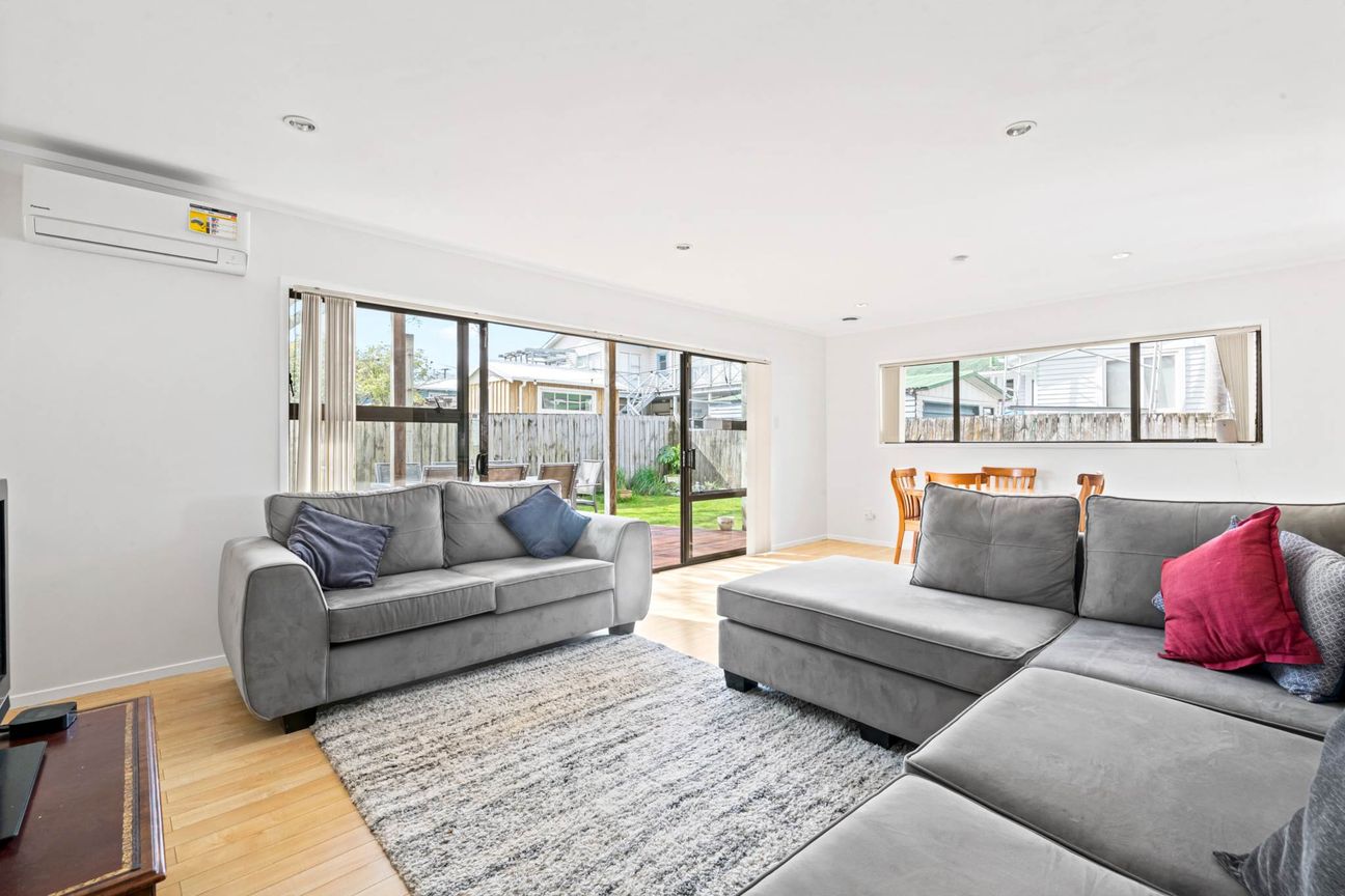 Four-Bedroom Home in a Quiet Location - Aanzicht 3