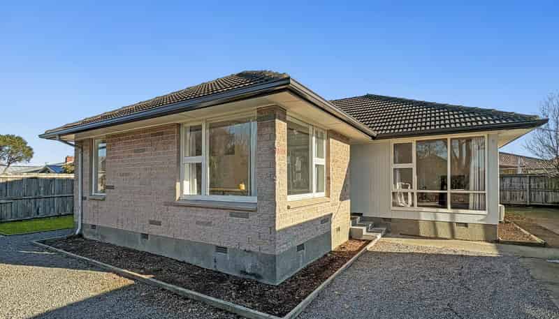 1 Ballantyne Av, Upper Riccarton