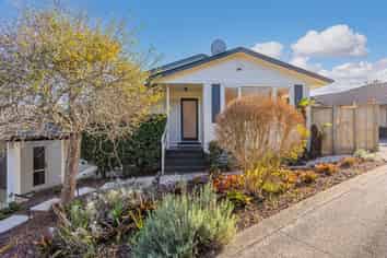 8 Lanark Place, Glen Innes