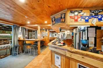 Freehold Country Bar & Lifestyle Opportunity