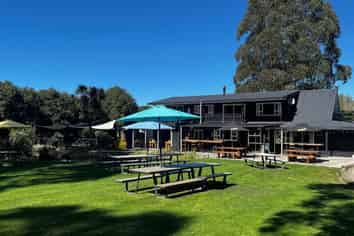 Freehold Country Bar & Lifestyle Opportunity