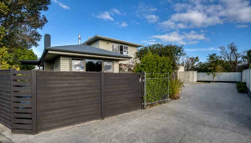 8 Neeve Place, Taradale