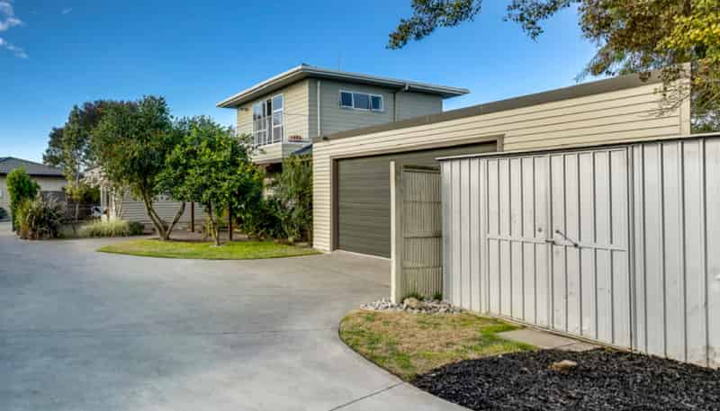 8 Neeve Place, Taradale