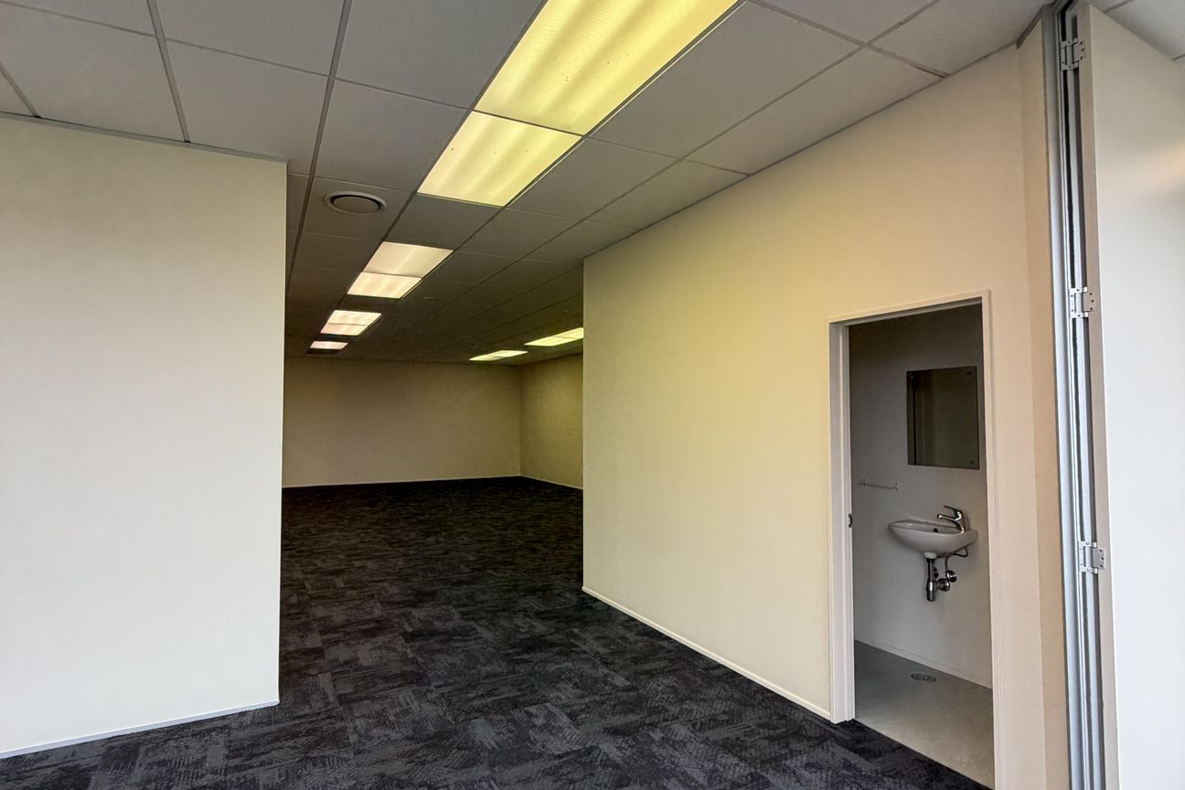 Functional 533sqm Warehouse & Office Space - Aanzicht 5