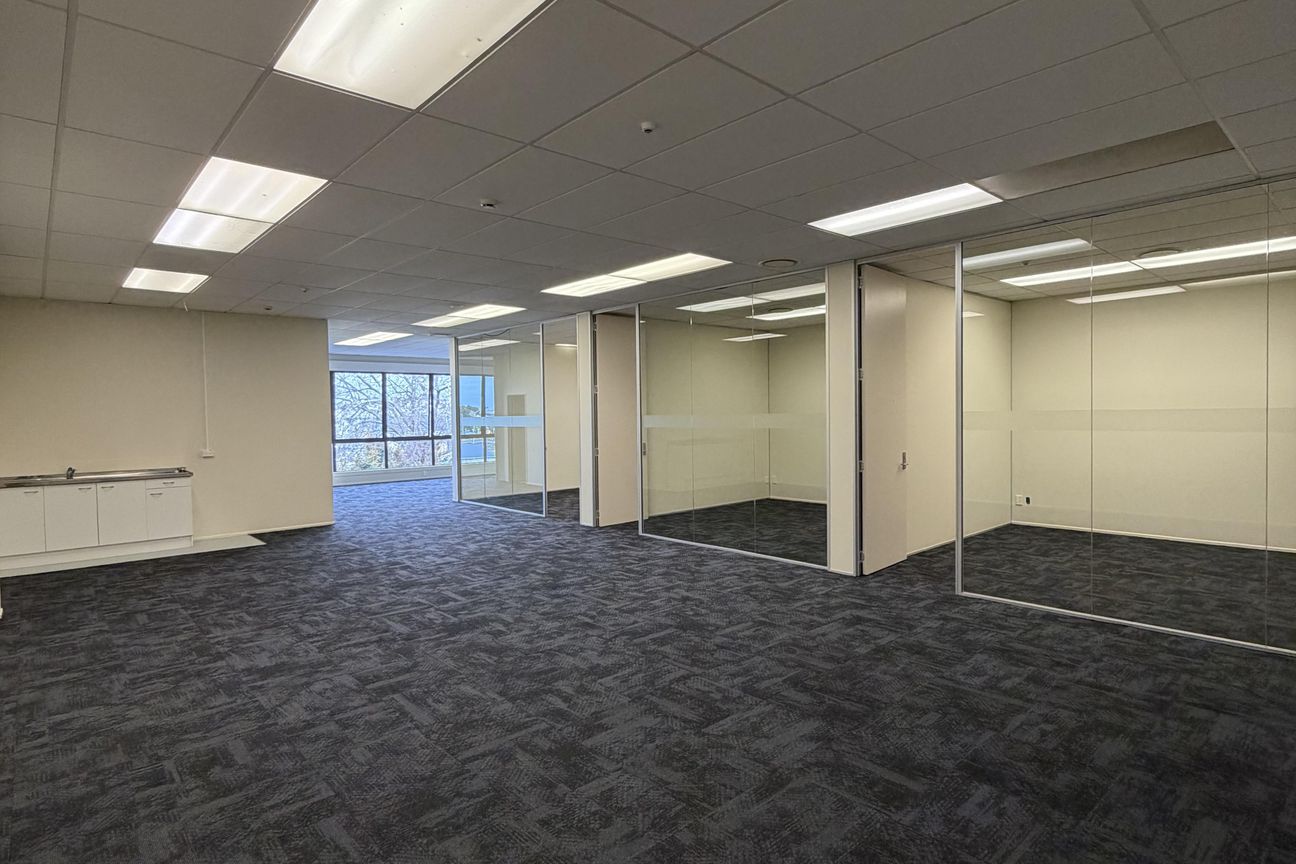 Functional 533sqm Warehouse & Office Space - Meer