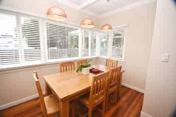 16 Invermay Ave, Sandringham