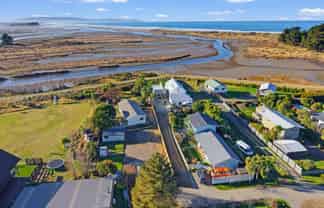 22 Swindells road, Waikuku Beach
