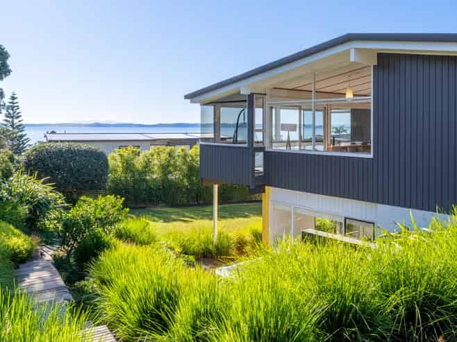 12 Burford Place, Mellons Bay