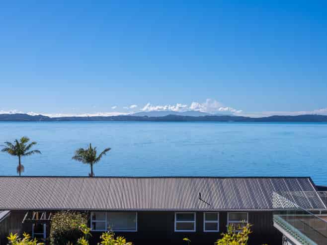 12 Burford Place, Mellons Bay