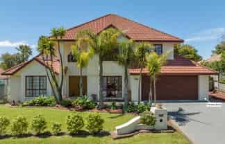 16 Bronte Place , Somerville
