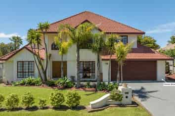 16 Bronte Place , Somerville