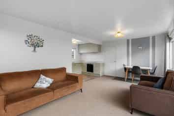 2/20 Grenville Street, Waltham