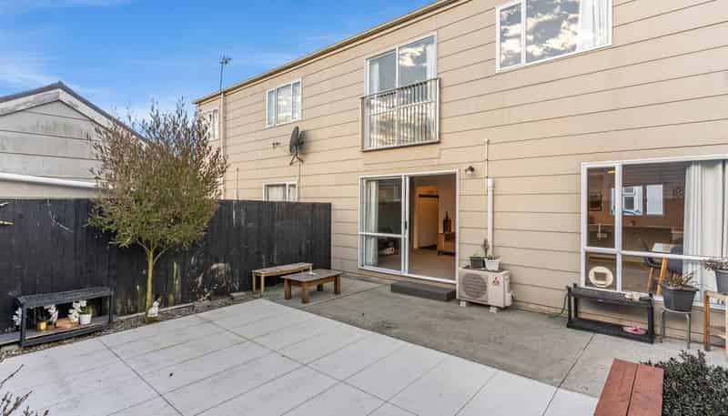 2/20 Grenville Street, Waltham