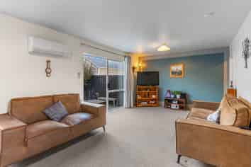 2/20 Grenville Street, Waltham