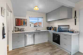 2/20 Grenville Street, Waltham