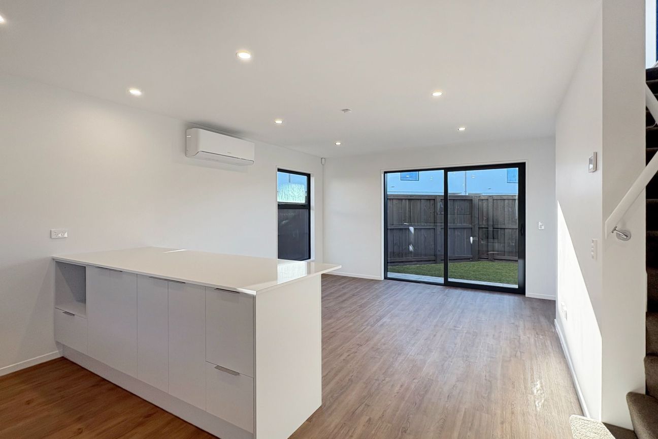 RICHMOND - BRAND NEW STANDALONE TOWNHOUSE, TWO BEDROOMS, CARPARK - Ansicht 5