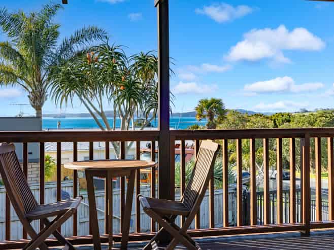 51 Mera Road, Algies Bay