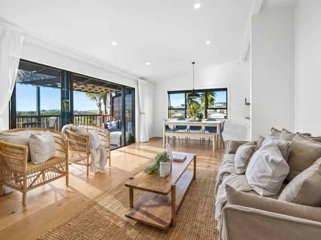 51 Mera Road, Algies Bay