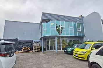 FLEXIBLE ROAD-FRONT INDUSTRIAL WAREHOUSE/OFFICE
