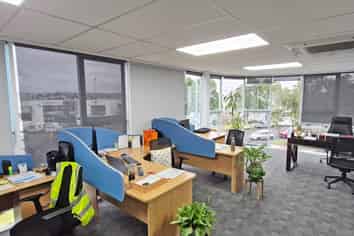 FLEXIBLE ROAD-FRONT INDUSTRIAL WAREHOUSE/OFFICE

