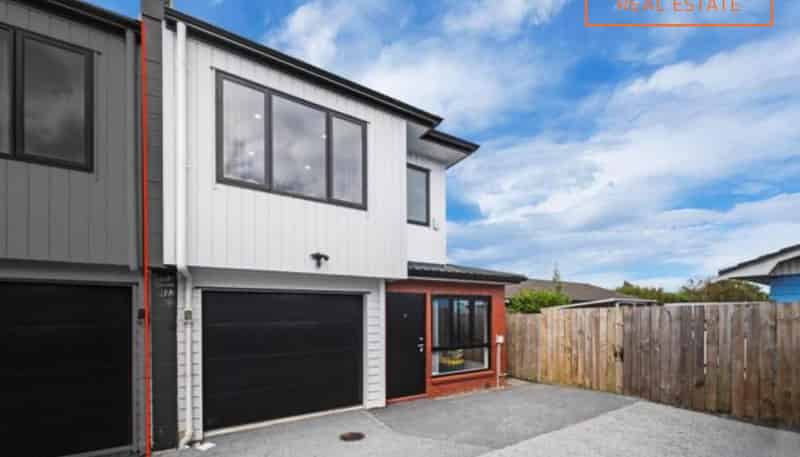 10D Benton Place, Manurewa