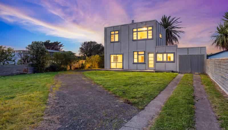88 Rua Avenue, WAITARERE BEACH