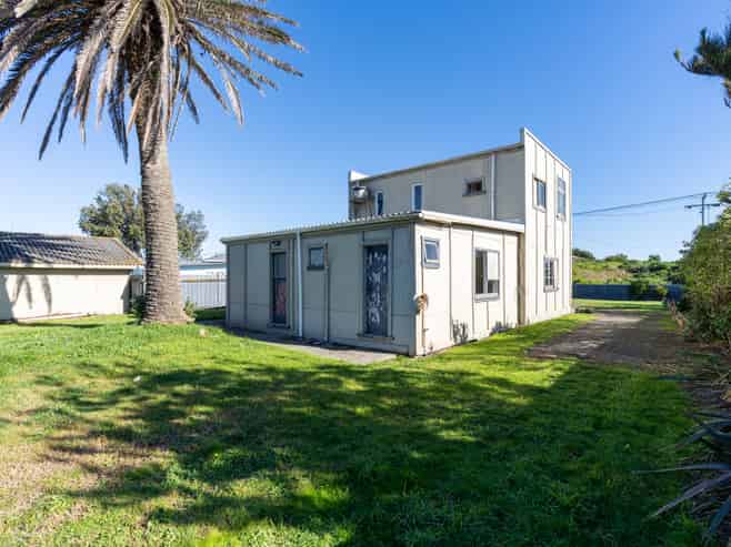 88 Rua Avenue, WAITARERE BEACH
