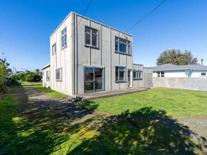 88 Rua Avenue, WAITARERE BEACH