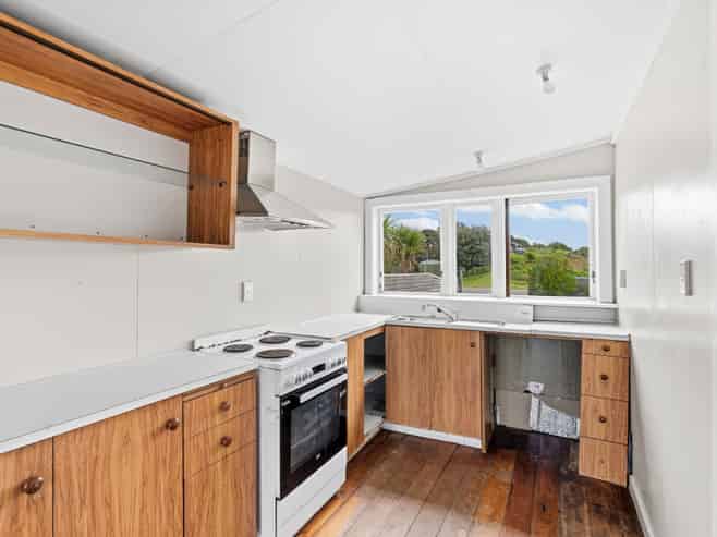 88 Rua Avenue, WAITARERE BEACH