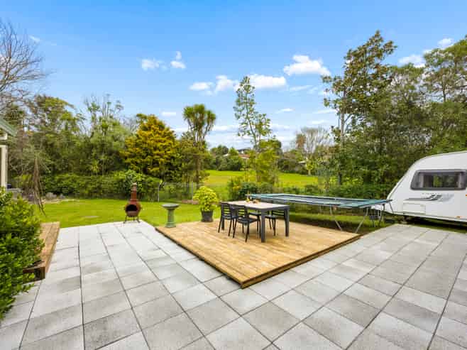 12 Woodfern Crescent, Titirangi