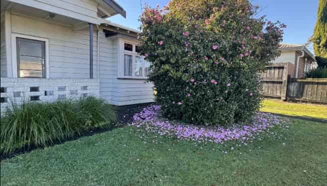 b/1/25 Russell Road, Manurewa