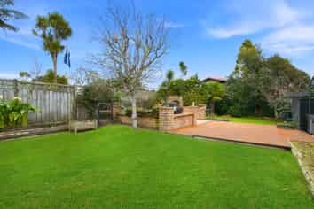 18 Mcentee Road, Waitakere