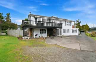 18 Mcentee Road, Waitakere