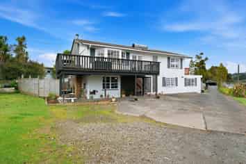 18 Mcentee Road, Waitakere