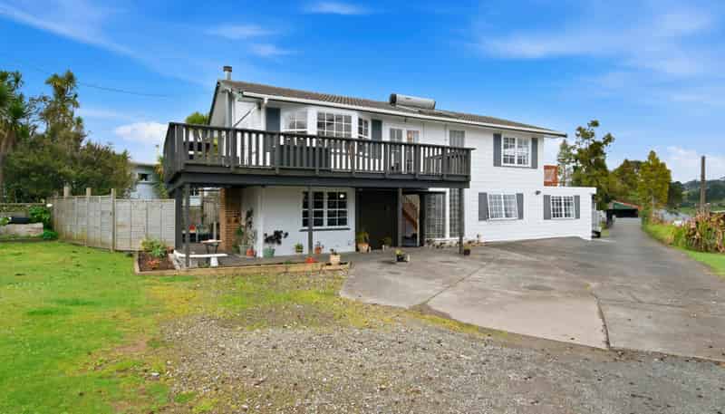 18 Mcentee Road, Waitakere